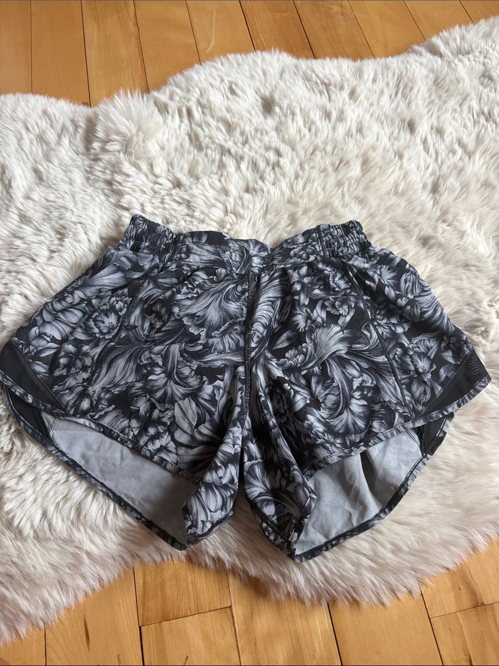 lululemon athletica Black Floral-Print 4in Athletic Shorts